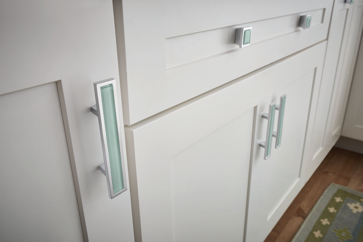 Atlas Homewares Spa Black Pull 3 Inch (c-c) Brushed Nickel