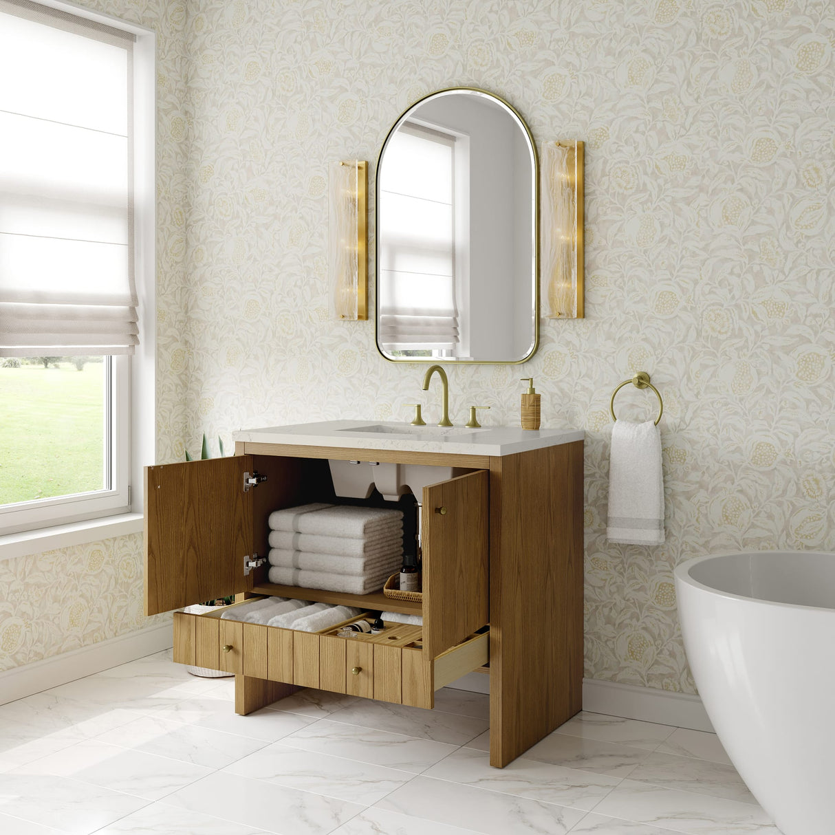 Hudson 36" Single Vanity, Light Natural Oak, w/ 3 CM Siberian Silestone Top