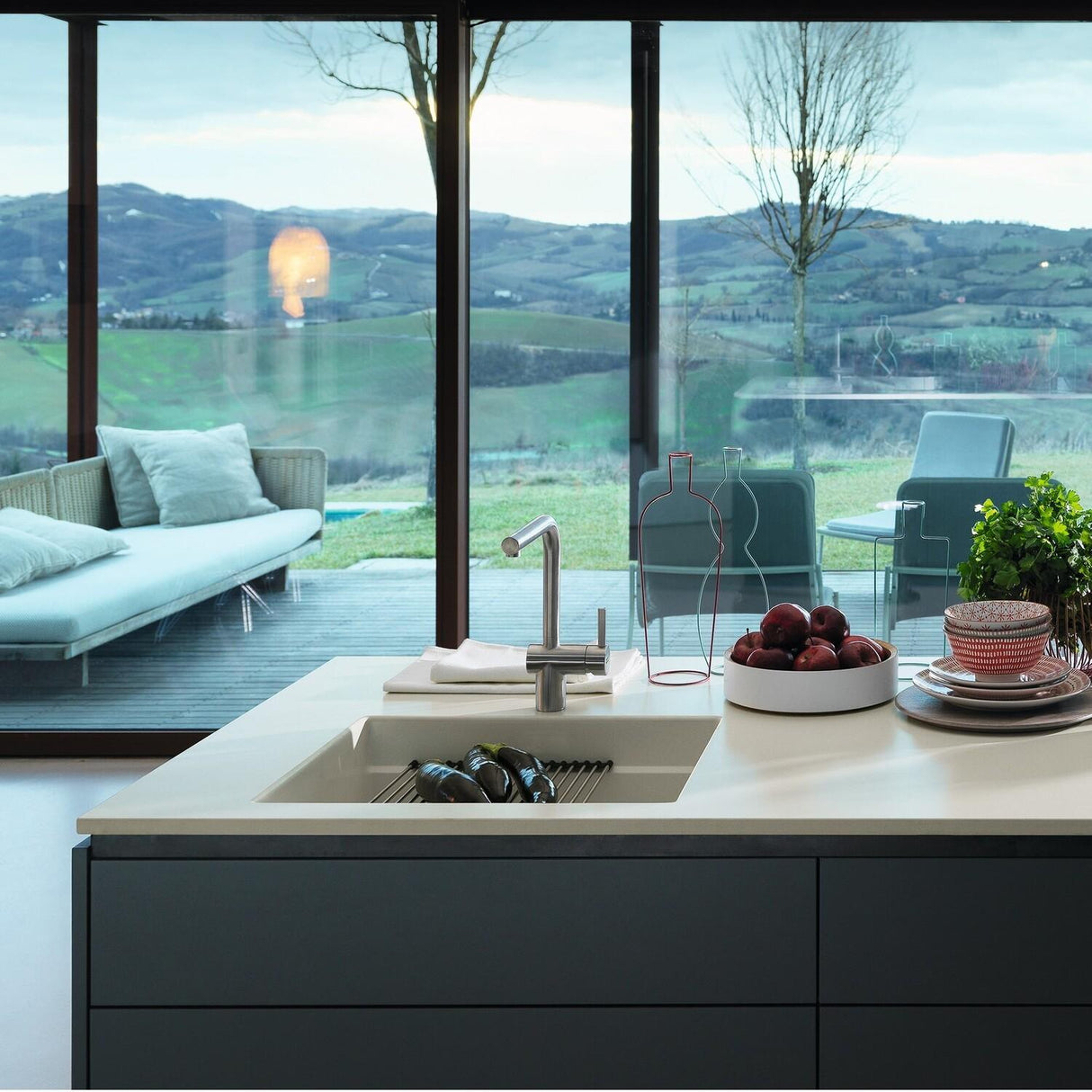 FRANKE PKG11031PWT Peak 32.0-in. x 18.8-in. Polar White Granite Undermount Single Bowl Kitchen Sink - PKG11031PWT In Polar White