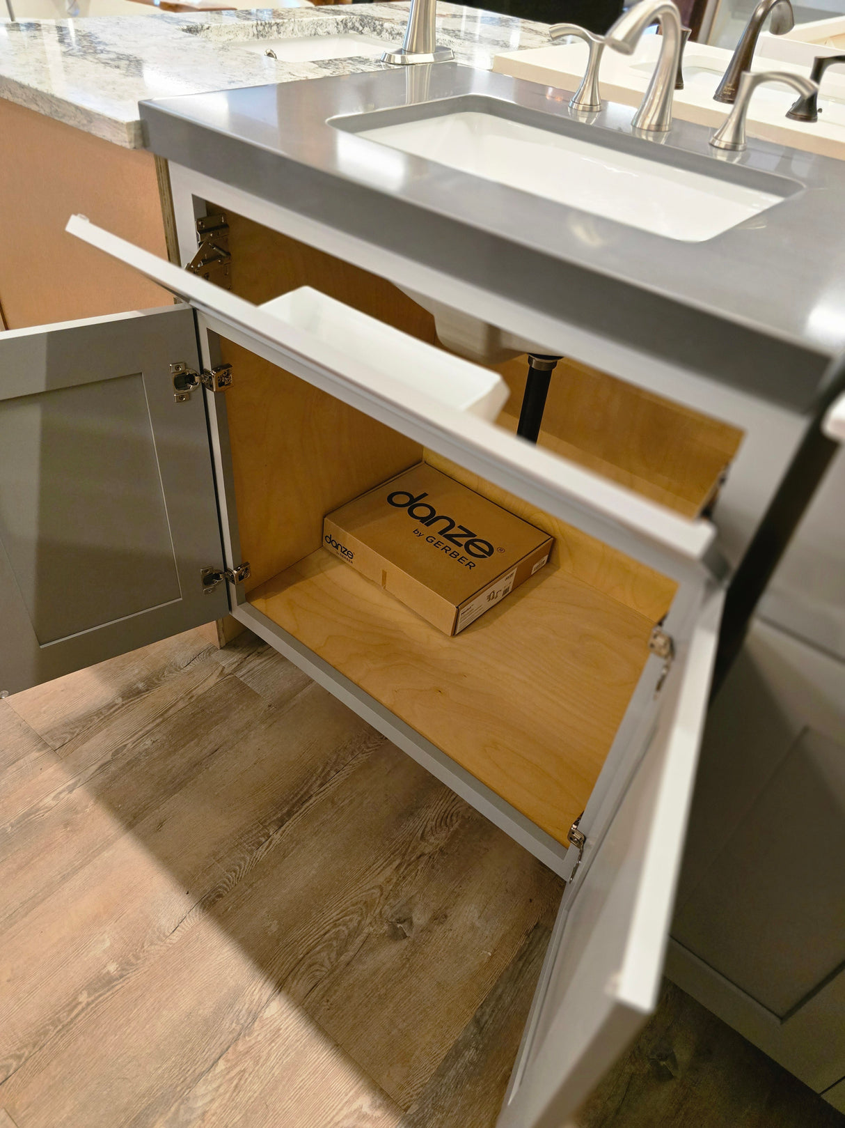 30" Cab-Tec White Vanity Set with Grey Fairmont Quartz Top and Danze Brushed Nickel Faucet