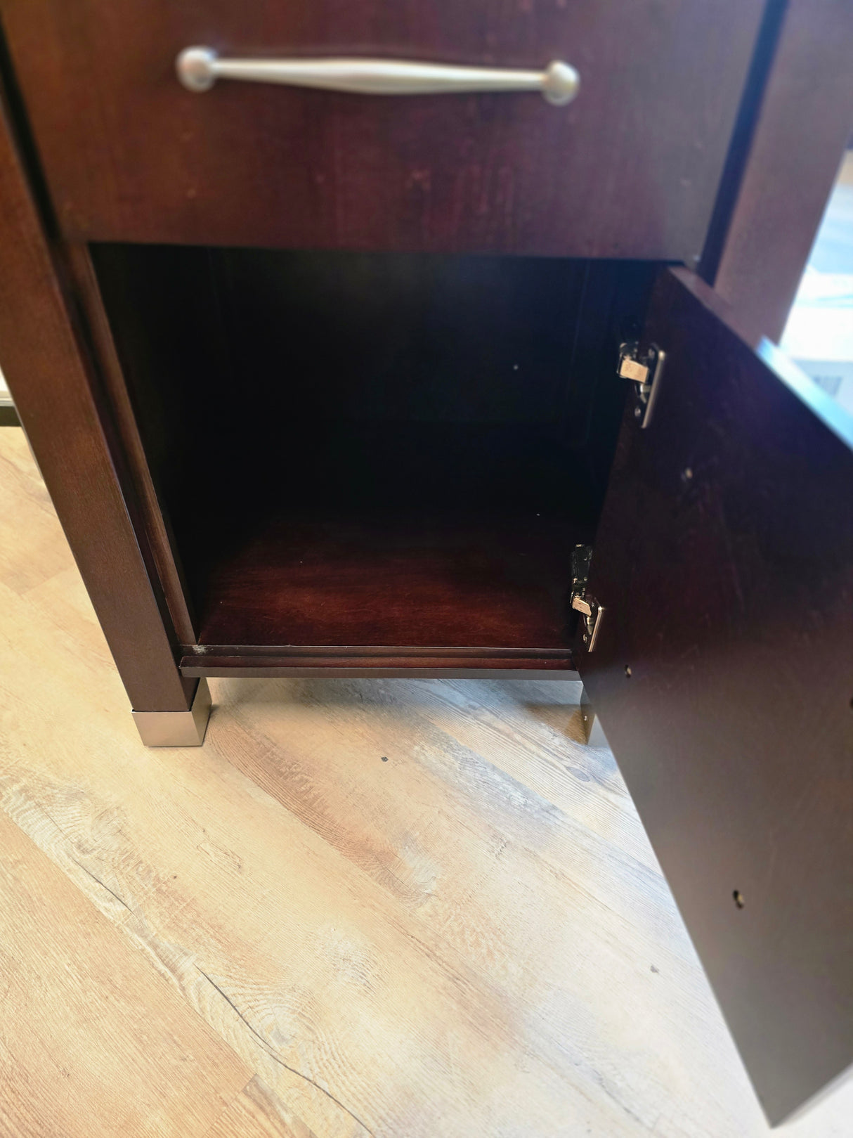 24" Fairmont Vanity in Espresso with Fairmont Ceramic Counter and Brushed Nickel Faucet with Fastened Knobs