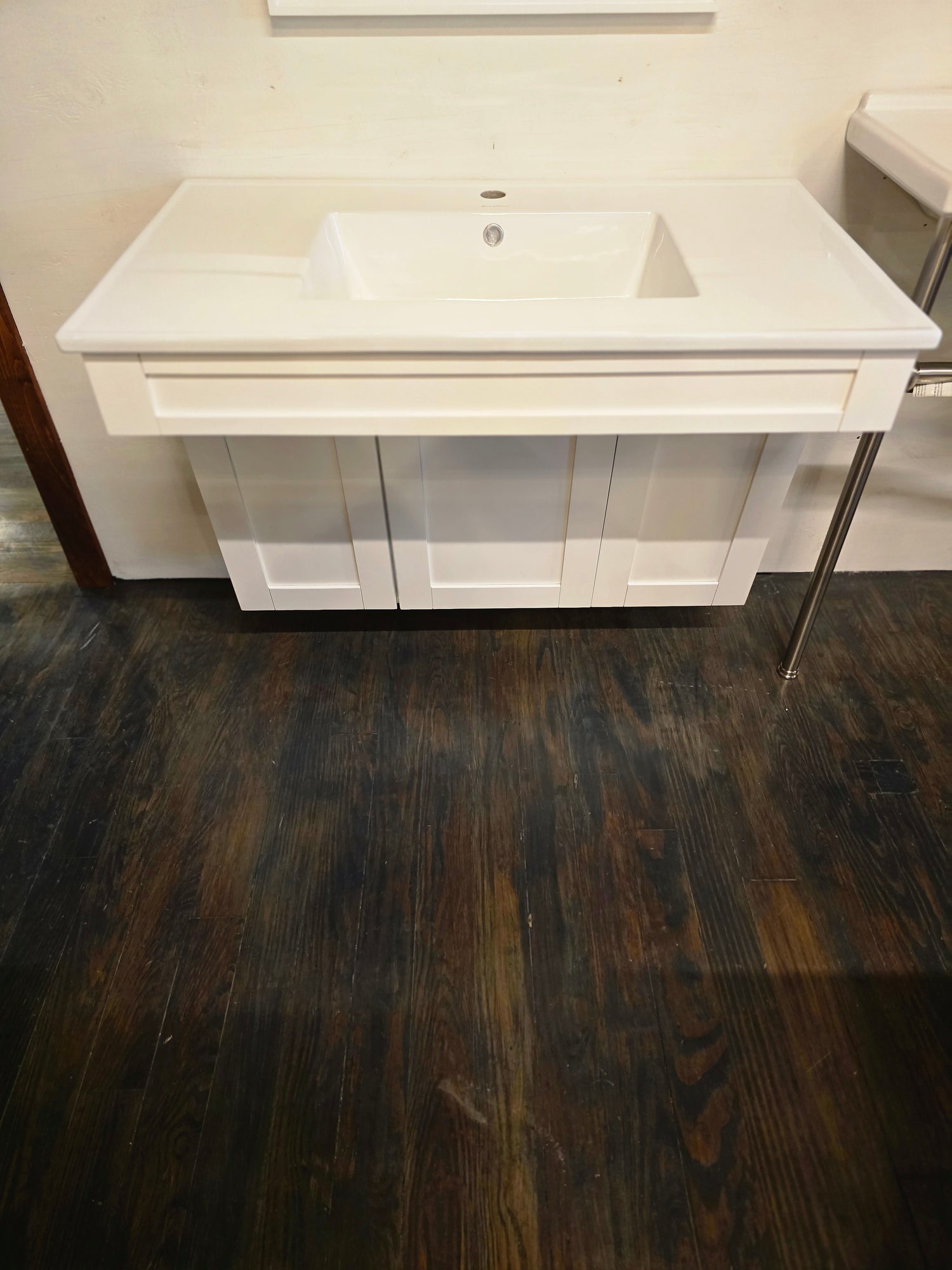 Fairmont Shaker Americana 36" Polar White Wall Mount Vanity /w 37" Swiss Madison top