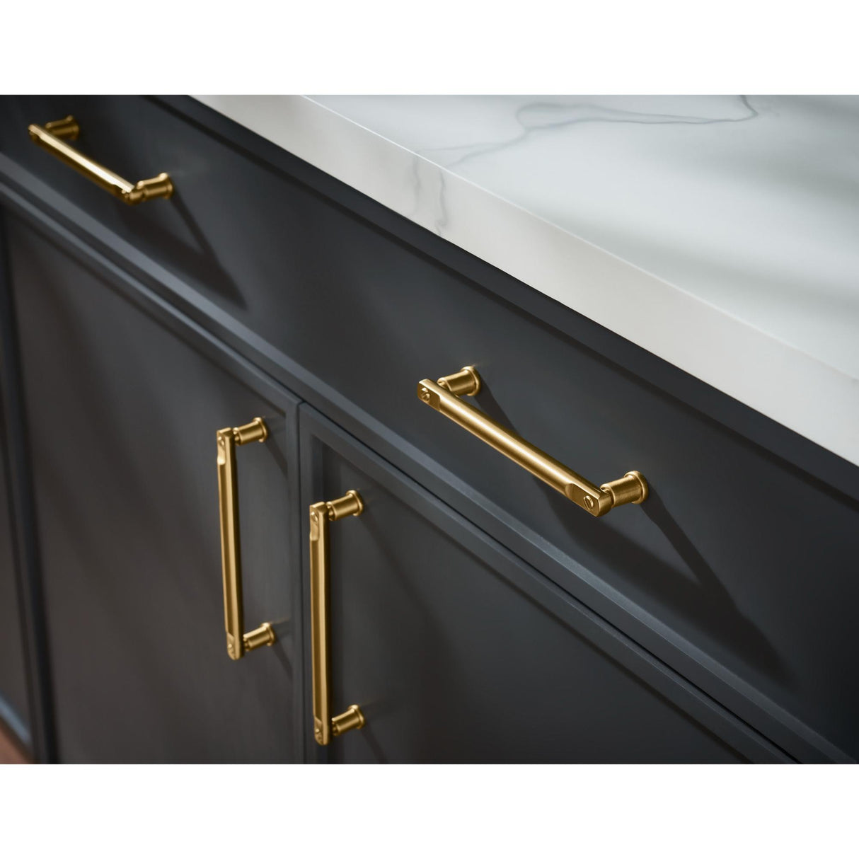 Atlas Homewares Everitt Pull 7 9/16 Inch (c-c) Warm Brass