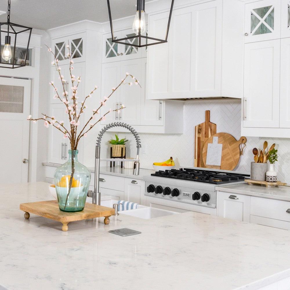 ZLINE Autograph Edition 36 in. Legacy Gas Rangetop with 6 Burners and Porcelain Cooktop in DuraSnow® Stainless Steel with Matte Black Accents (RTSZ-36-MB)