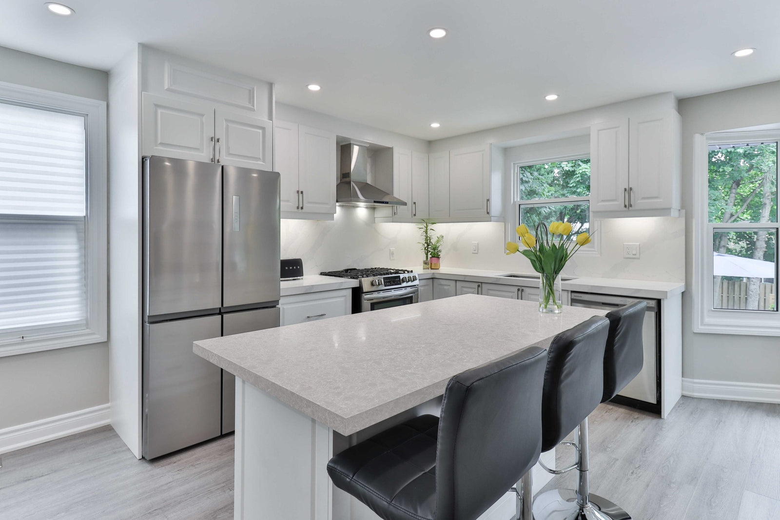 The Best Lighting Ideas for Maximum Kitchen Visibility