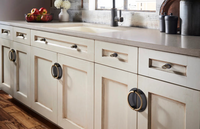 Cabinet Hardware Buying Guide: Sizes, Placement and Finishes