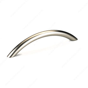 Richelieu 15400195 Modern Metal Pull - 1540, Brushed Nickel, 8/32 in (Not Included)