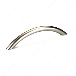 Richelieu 15400195 Modern Metal Pull - 1540, Brushed Nickel, 8/32 in (Not Included)