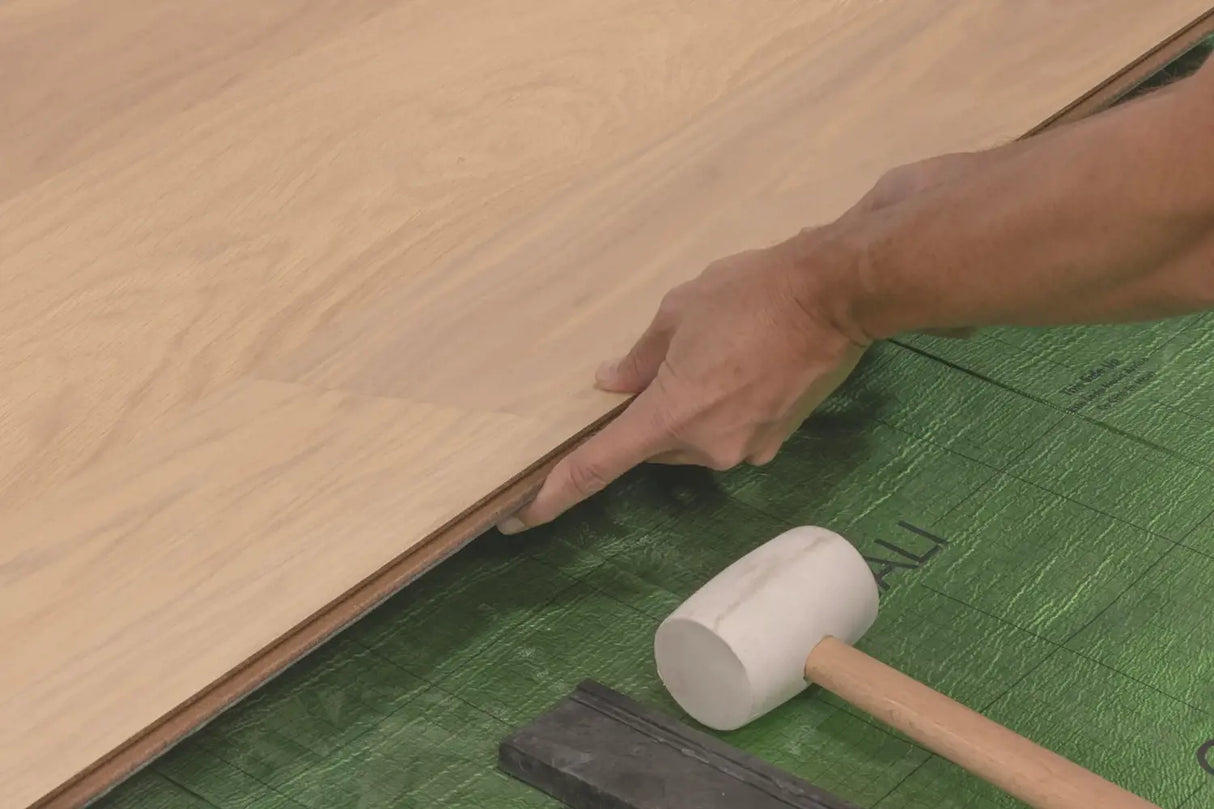 CALI Sycamore Buff Santa Cruz Extra Wide Click w/ Pad (Angle-Angle) (Covers 28.13 SQFT) 7704000100