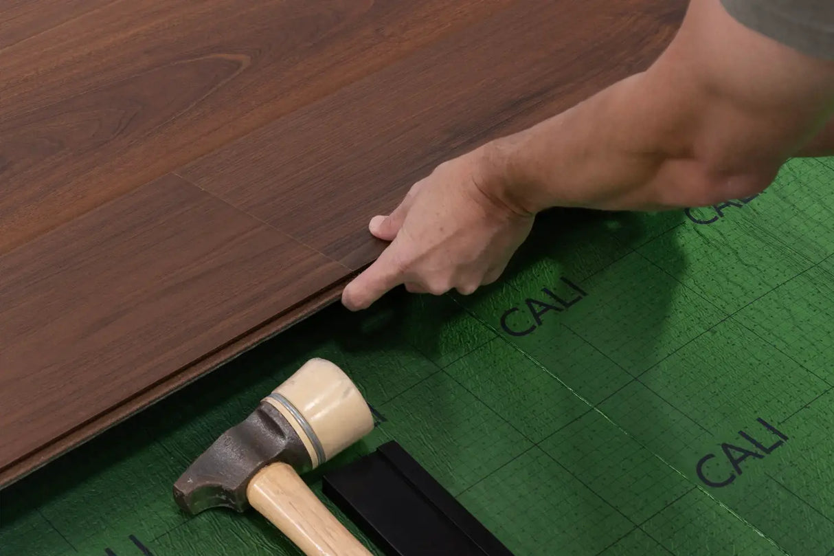 CALI Old Mission Umber Santa Cruz Extra Wide Click w/ Pad (Angle-Angle) (Covers 28.13 SQFT) 7704000900