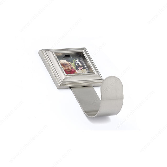 Richelieu 60149 Classic Metal Hook - 601
