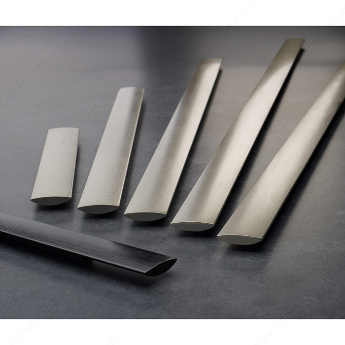 Richelieu 61852000195 Modern Metal Pull - 6185