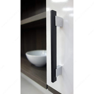 Richelieu BP905128140900 Modern Aluminum Pull - 905, Matte Black / Chrome, 5 1/32 in, 6 5/16 in