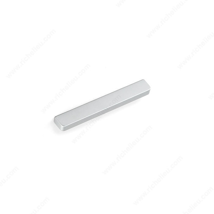 Richelieu MN846Z388E101 Contemporary Metal Pull - MN846Z, Matte Chrome / Matte Metalized Aluminum, 15 1/4 in, 15 5/8 in