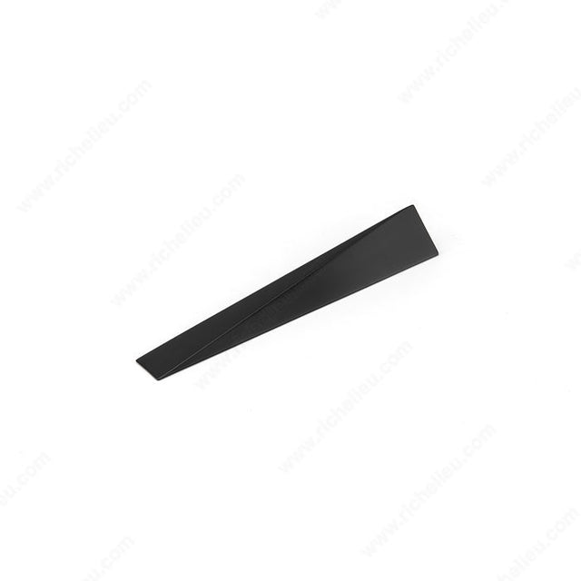 Richelieu MN2355Z96E228 Contemporary Metal Pull - MN23, Matte Black, Right