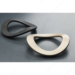 Richelieu 267596900 Modern Metal Pull - 2675, Matte Black