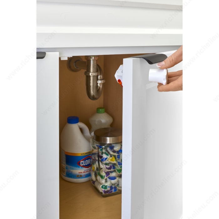 Richelieu T20130 Rev-A-Shelf tot-Lok Latch Door Lock