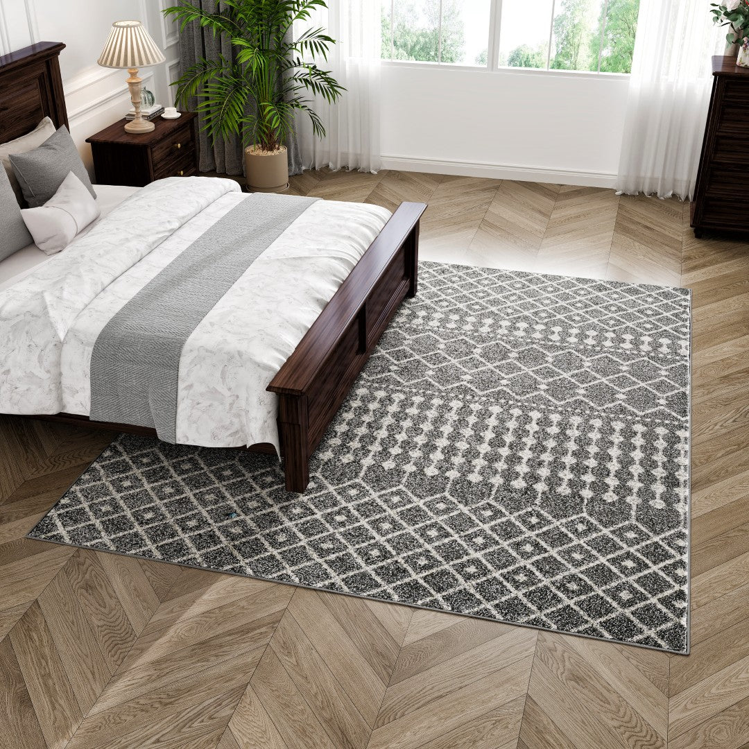 Eviva Grid 8' x 10' Geometric Gray/Cream Rug