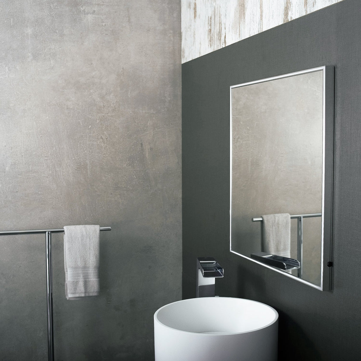 DAX Square LED Backlit Flat Mirror with Sensor Switch and Aluminum Frame DAX-DL03B