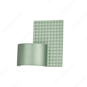 Richelieu 101032118 Modern Metal Pull - 1010, Metallic Green