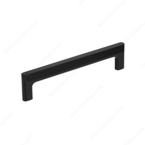 Richelieu BP267896900 Modern Metal Pull - 2678, Matte Black, 3 25/32 in, 4 1/4 in