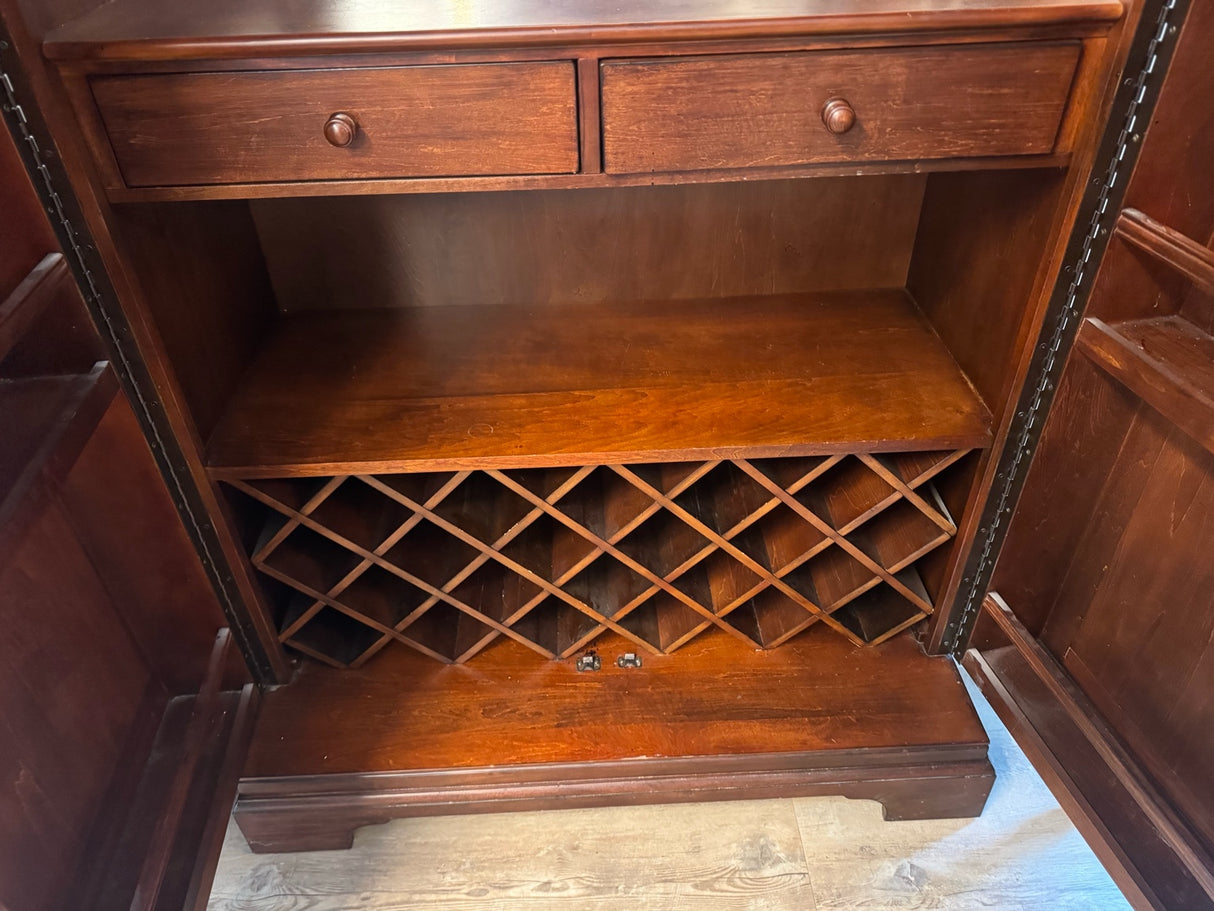 Howard Miller Sonoma II Wine & Bar Cabinet 695065 (Showroom For Sale)