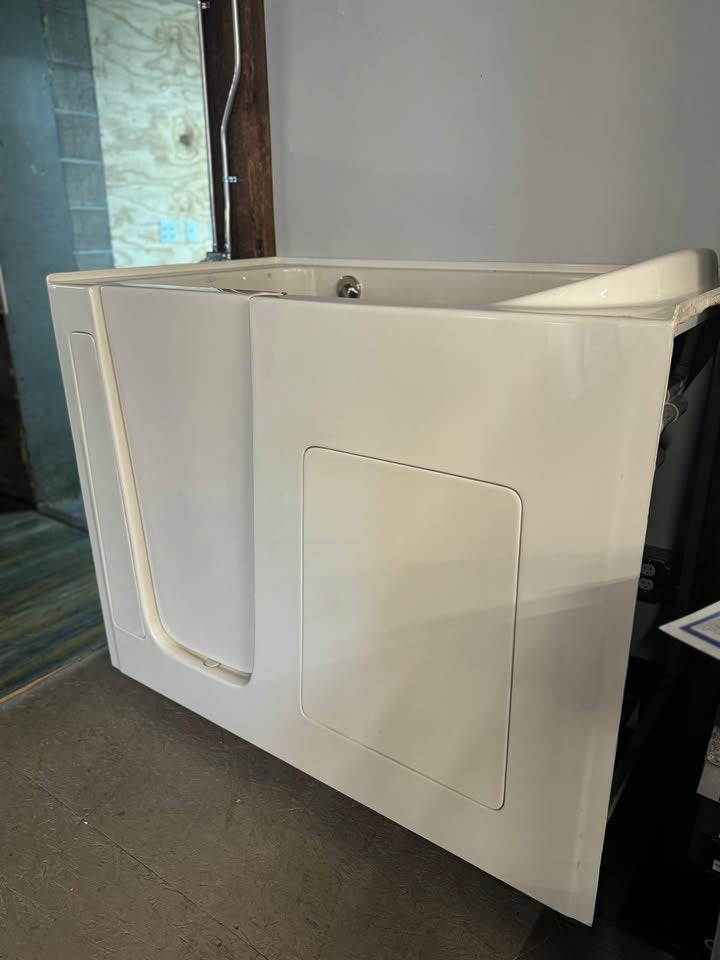 Hydro Systems Lifestyle 5230 52″ Walk-In Combo Tub with Jets & Grab Bars Tub MADE IN THE USA (Floor Model for Sale)