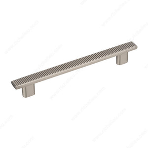 Richelieu BP258496195 Modern Metal Pull - 2584, Brushed Nickel, 3 25/32 in, 5 3/16 in