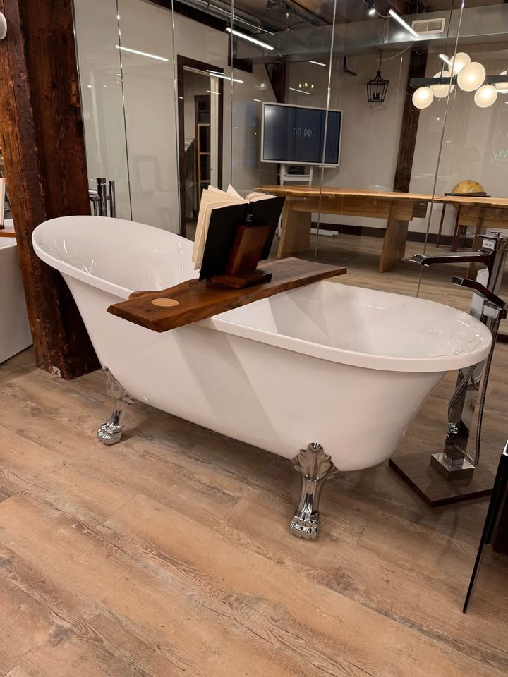 Cache Single Slipper, Clawfoot Soaking Acrylic Bathtub, Chrome Clawfoot (Showroom Model For Sale)
