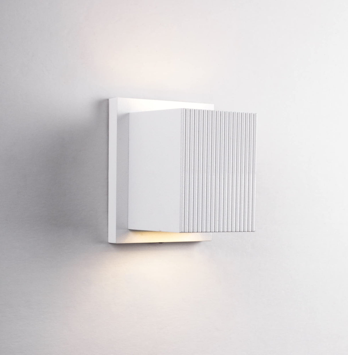 Kuzco EW4405-WH MAVIS 5" EW White 120V ELV LED 3000K 90CRI 17W