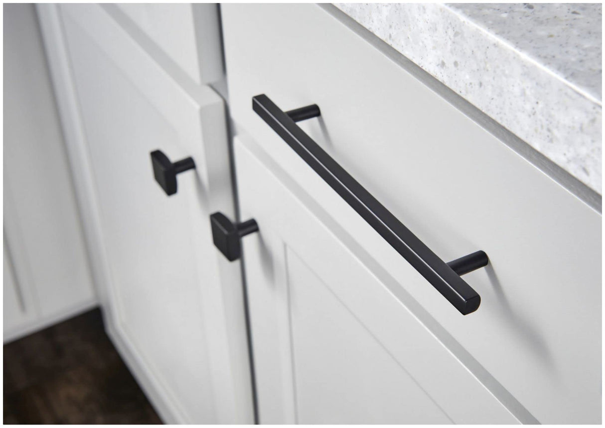 Jeffrey Alexander 845-128SN 128 mm Center-to-Center Satin Nickel Square Dominique Cabinet Bar Pull