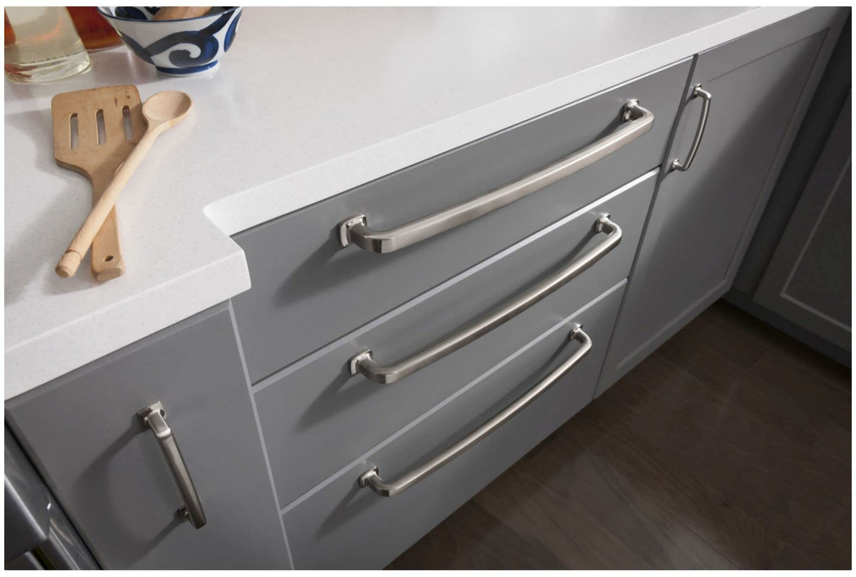 Jeffrey Alexander MO6373-160SN 160 mm Center-to-Center Satin Nickel Belcastel 1 Cabinet Pull