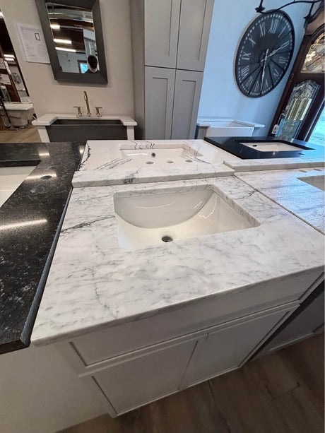 24” Cab-Tec Shaker Dove Vanity w/ Marble Top