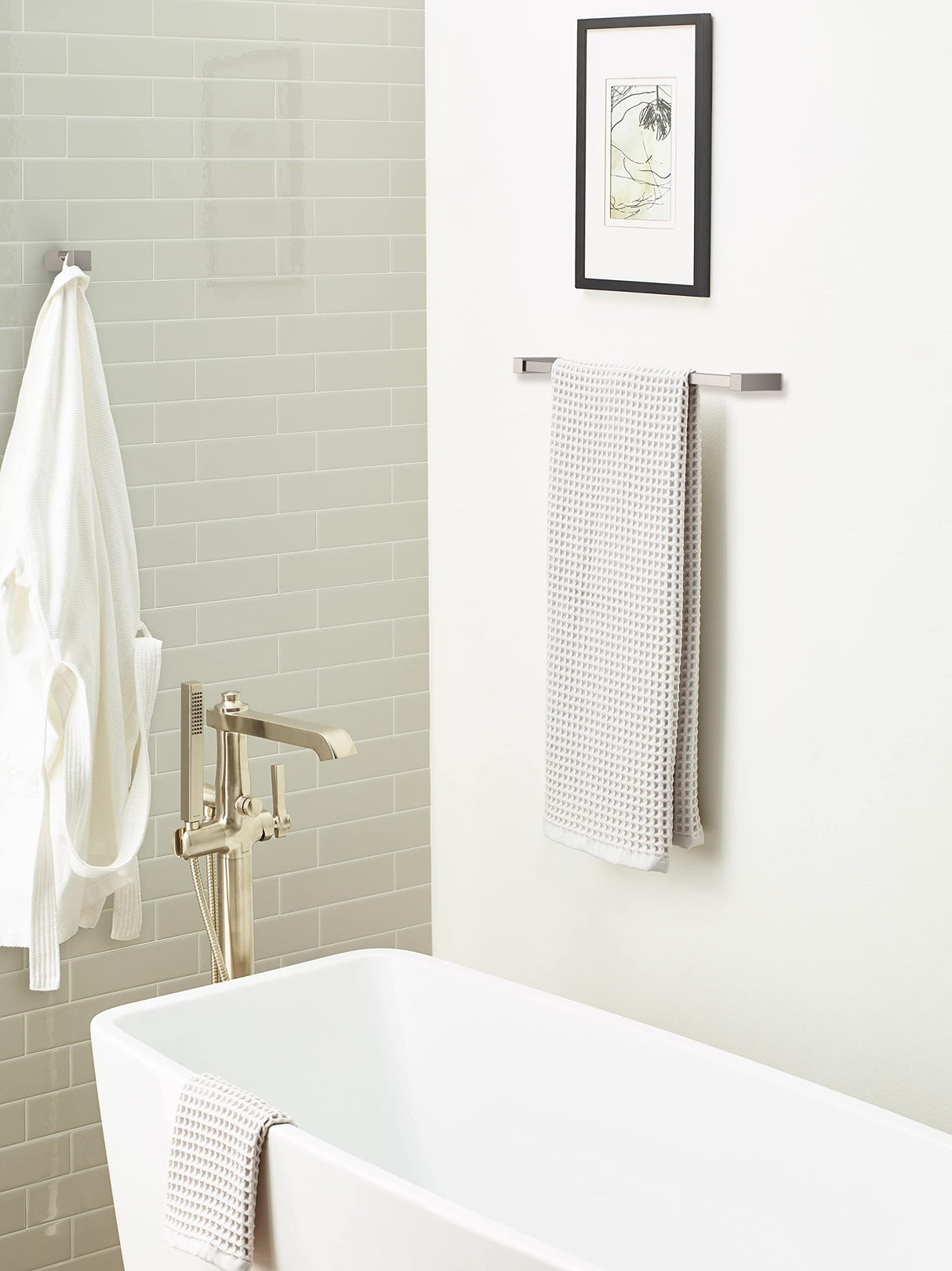 Amerock BH36083G10 Brushed Nickel Towel Bar 18 in (457 mm) Towel Rack Monument Bathroom Towel Holder Bathroom Hardware Bath Accessories