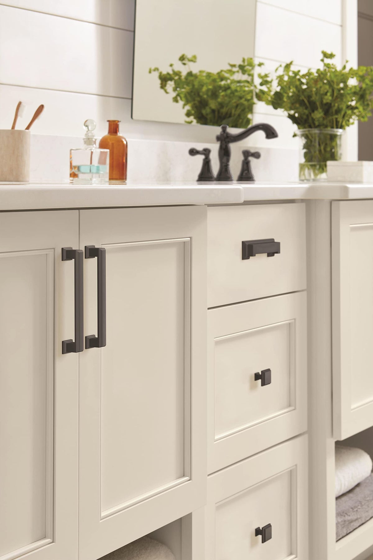 Amerock Cabinet Pull Matte Black 5-1/16 inch (128 mm) Center-to-Center Appoint 1 Pack Drawer Pull Cabinet Handle Cabinet Hardware
