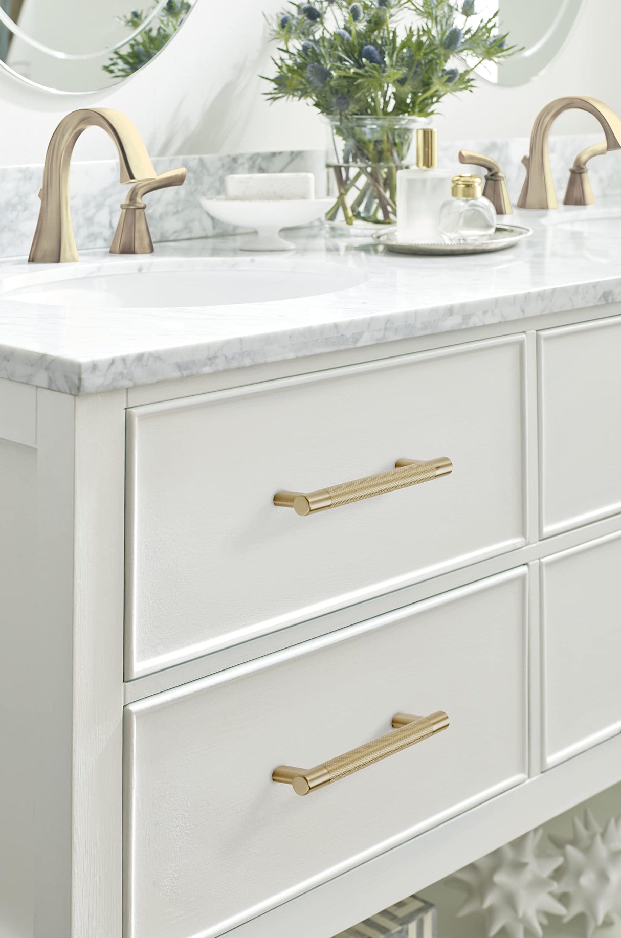 Amerock Kitchen Cabinet Pull Golden Champagne 6-5/16 in (160 mm) Center-to-Center Bronx 1 Pack Furniture Hardware Cabinet Handle Bathroom Drawer Pull