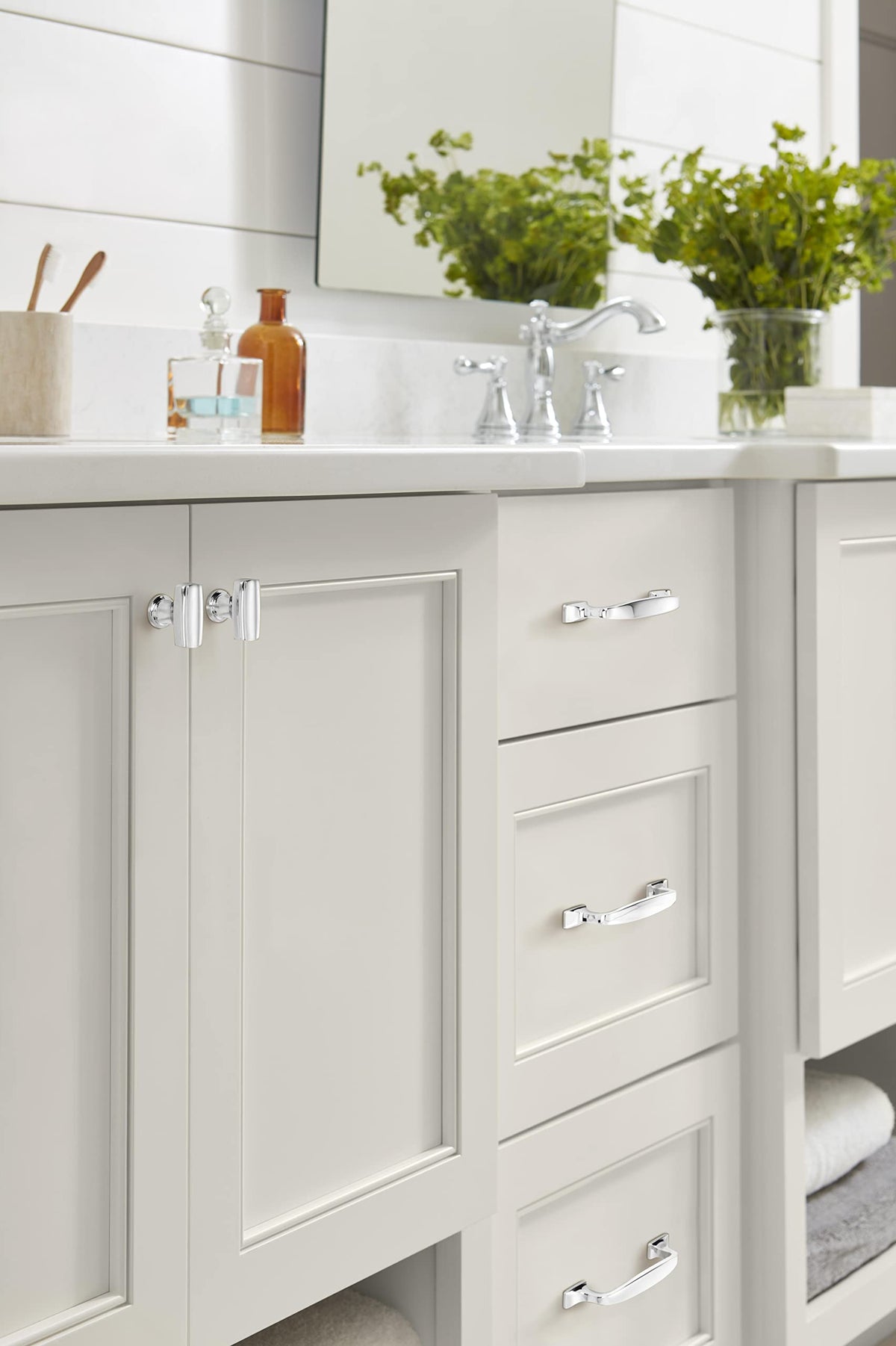 Amerock Cabinet Pull Polished Chrome 3-3/4 inch (96 mm) Center to Center Highland Ridge 1 Pack Drawer Pull Drawer Handle Cabinet Hardware