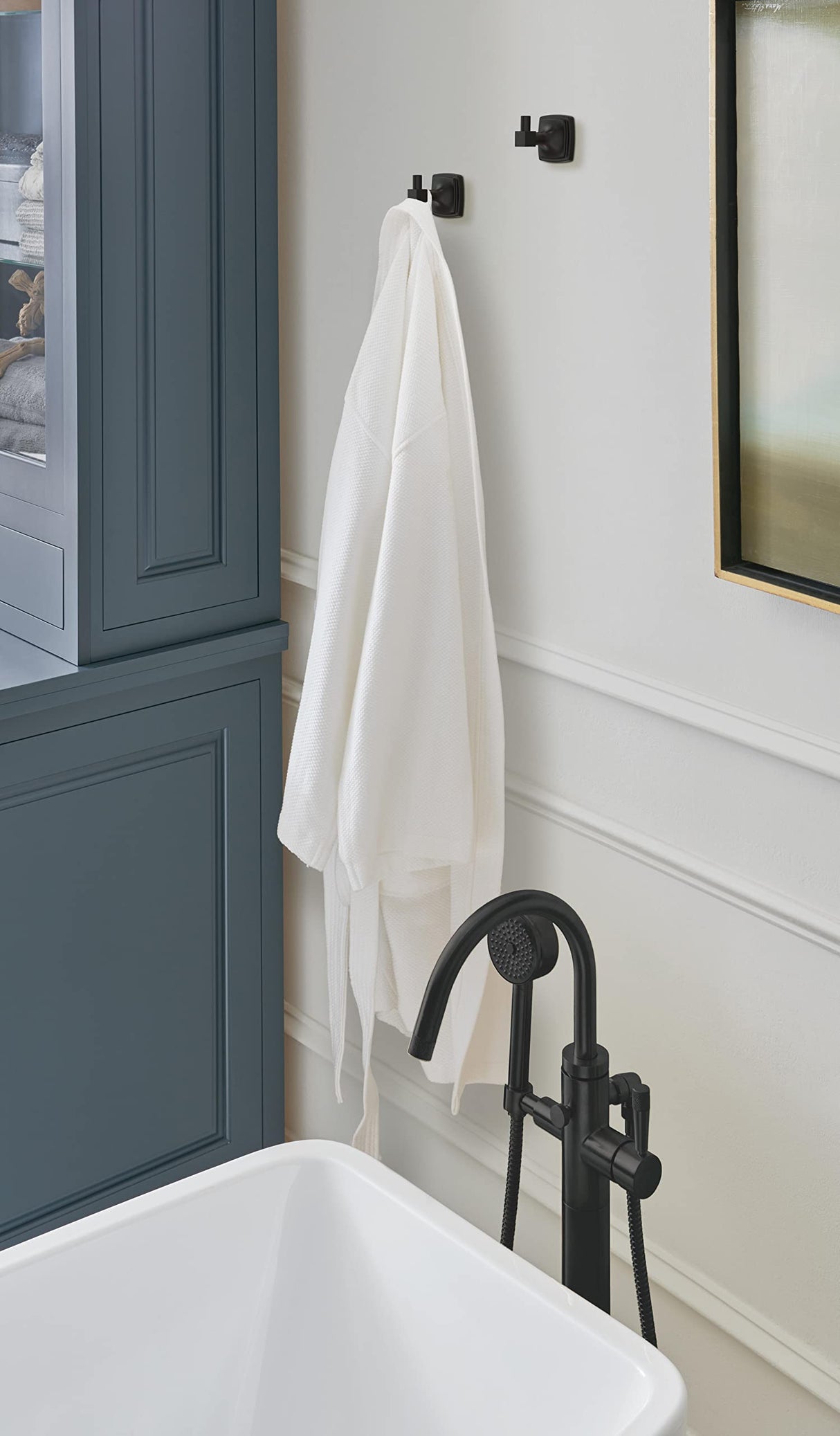 Amerock BH36090MB Matte Black Single Robe Hook 2-1/4 in. (57 mm) Length Towel Holder Stature Towel Hook for Bathroom Bathroom Hardware Bath Accessories