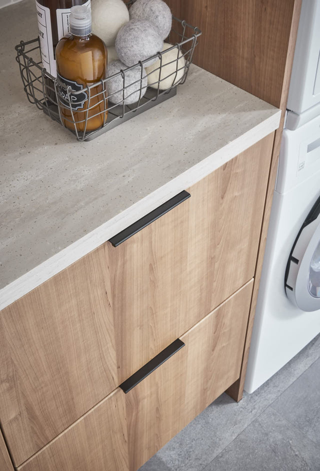 Elements A500-125MB 1-1/4" Overall Length Matte Black Edgefield Cabinet Tab Pull