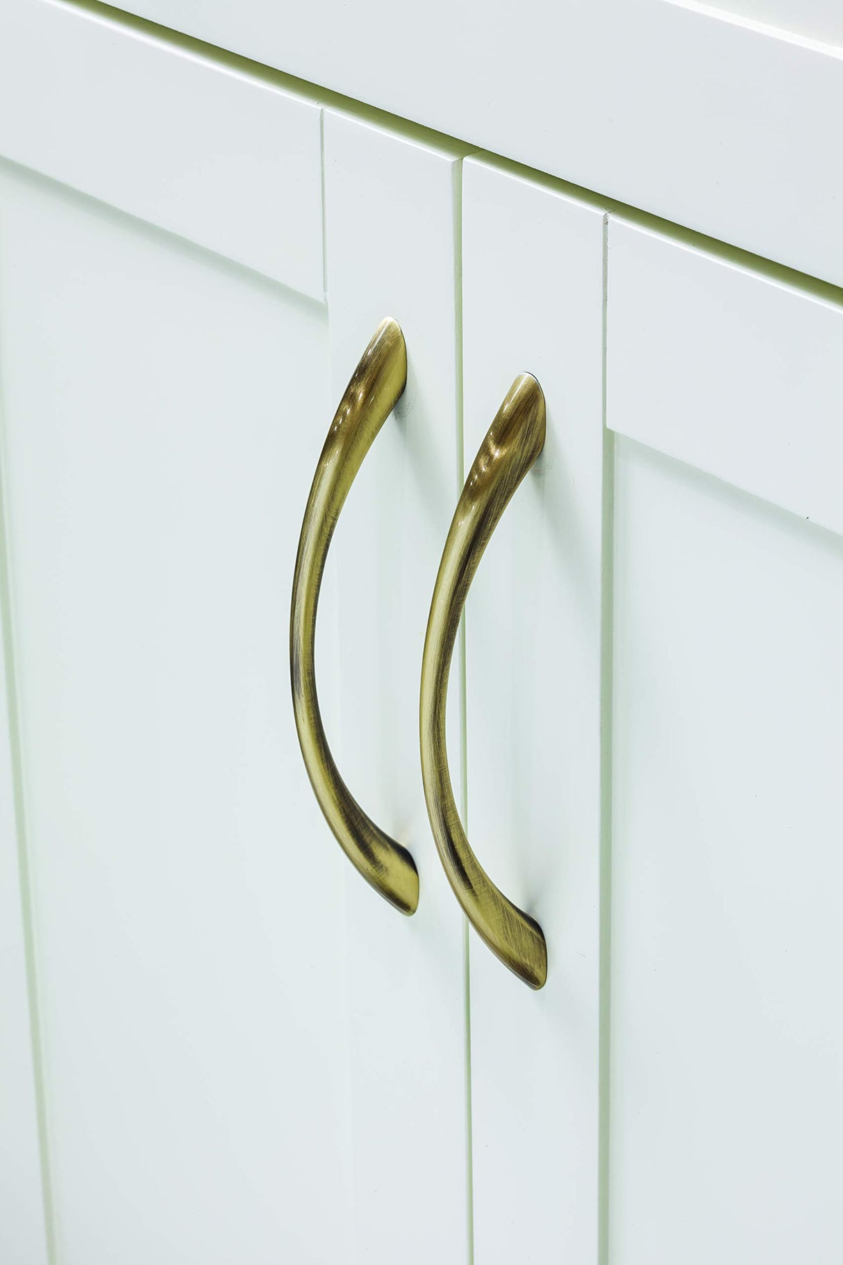 Elements 4655AB 128 mm Center-to-Center Brushed Antique Brass Arched Kingsport Cabinet Pull