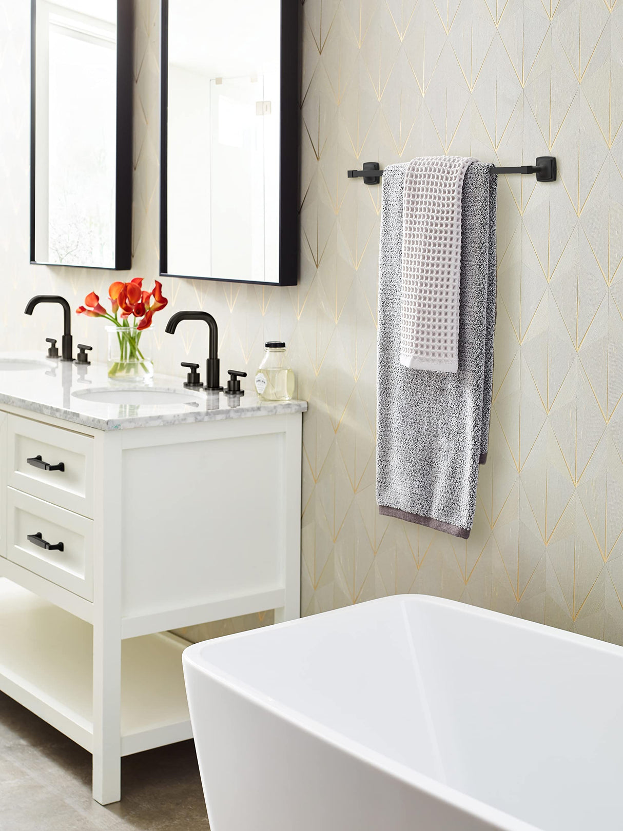 Amerock BH36094MB Matte Black Towel Bar 24 in (610 mm) Towel Rack Stature Bathroom Towel Holder Bathroom Hardware Bath Accessories
