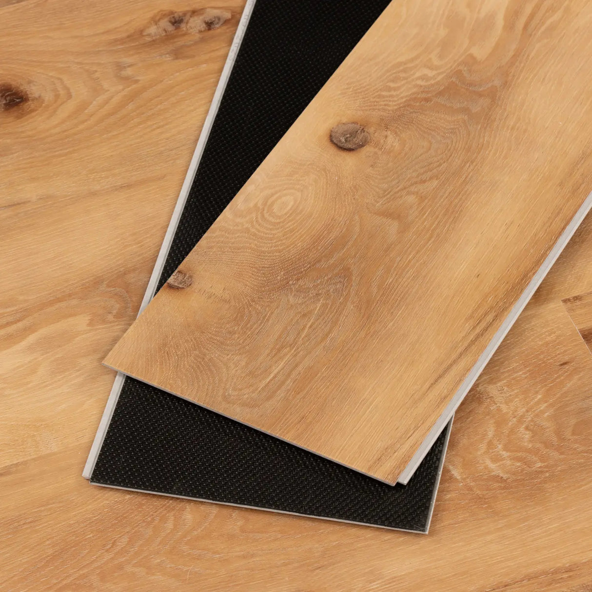 CALI North Shore Oak Builder's Choice Premium Wide+ Click (Covers 23.77 SQFT) 7904201300