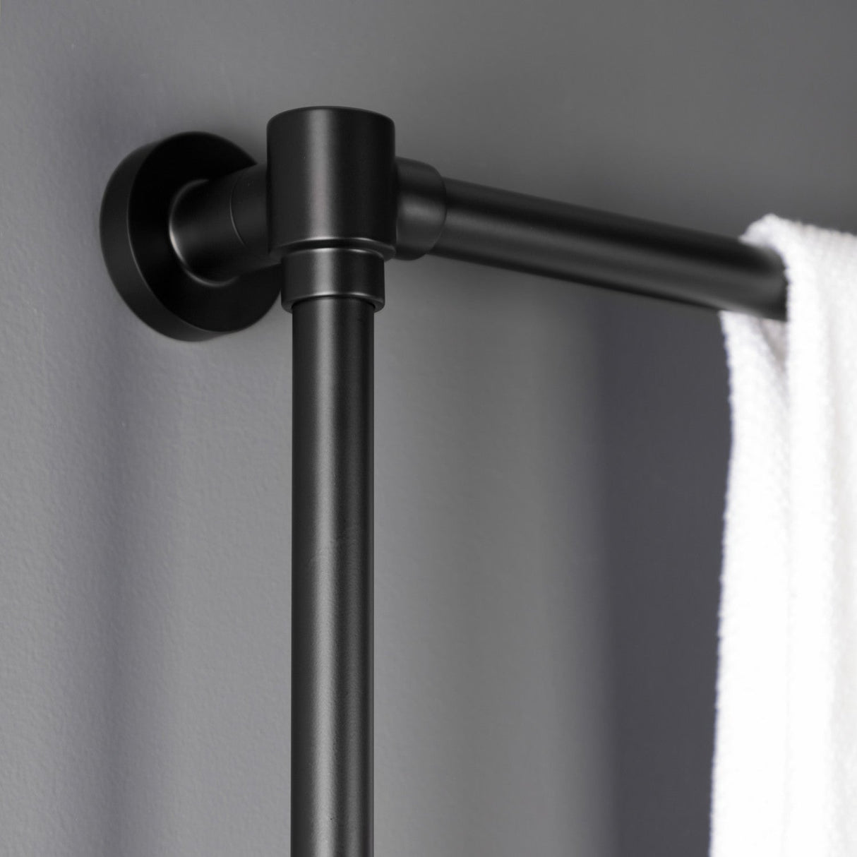 Gallant DTM322430 24-Inch Wall Mount 3-Bar Towel Rack, Matte Black