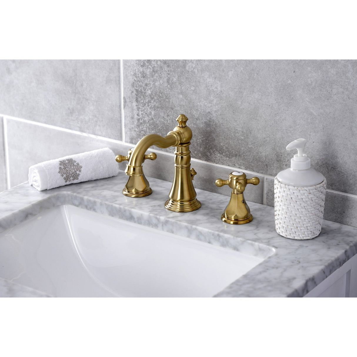 Metropolitan FSC1973BX Two-Handle 3-Hole Deck Mount Widespread Bathroom Faucet with Brass Pop-Up, Brushed Brass