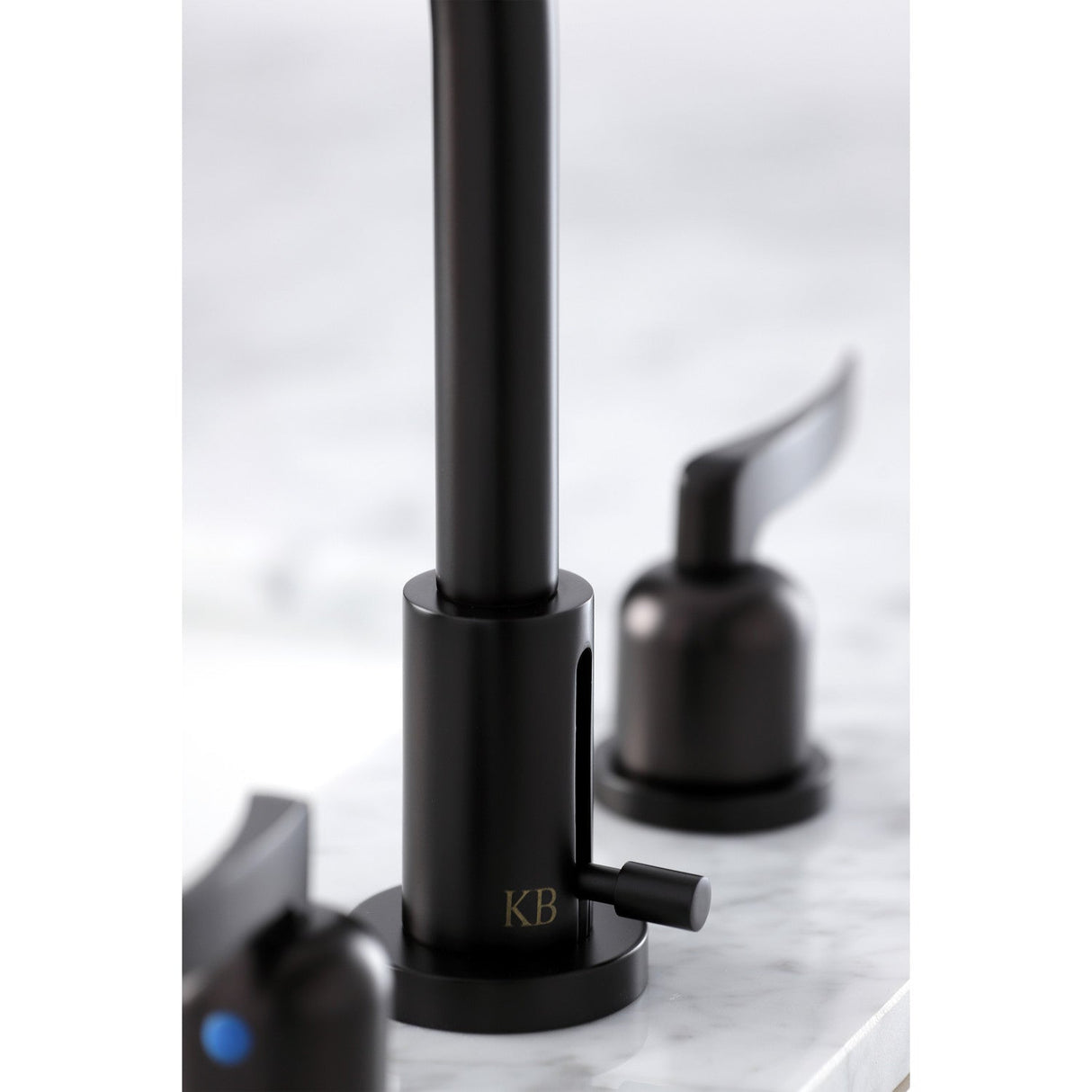 Centurion FSC8935EFL Two-Handle 3-Hole Deck Mount Widespread Bathroom Faucet with Pop-Up Drain, Oil Rubbed Bronze