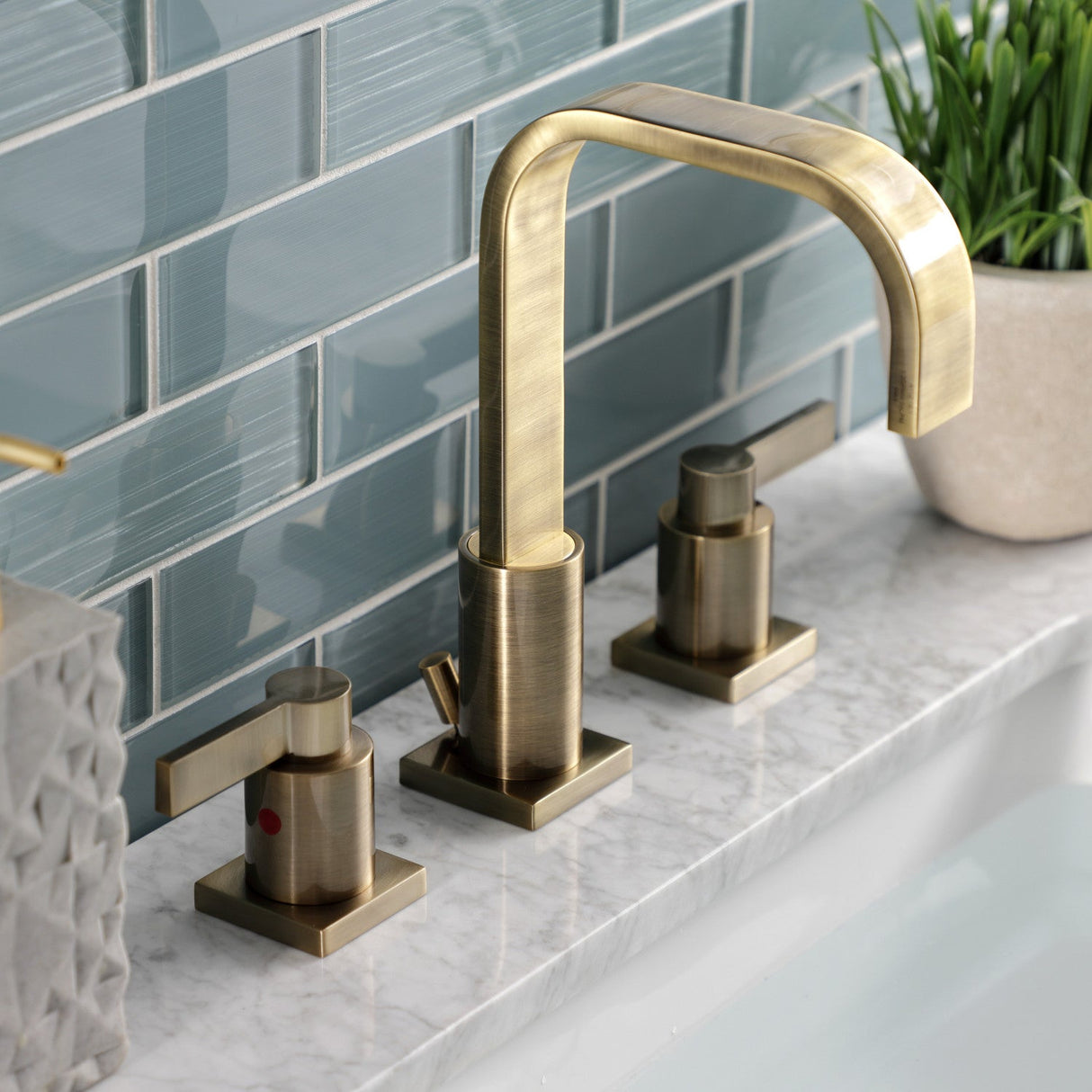 NuvoFusion FSC89633NDL Two-Handle 3-Hole Deck Mount Widespread Bathroom Faucet with Pop-Up Drain, Antique Brass