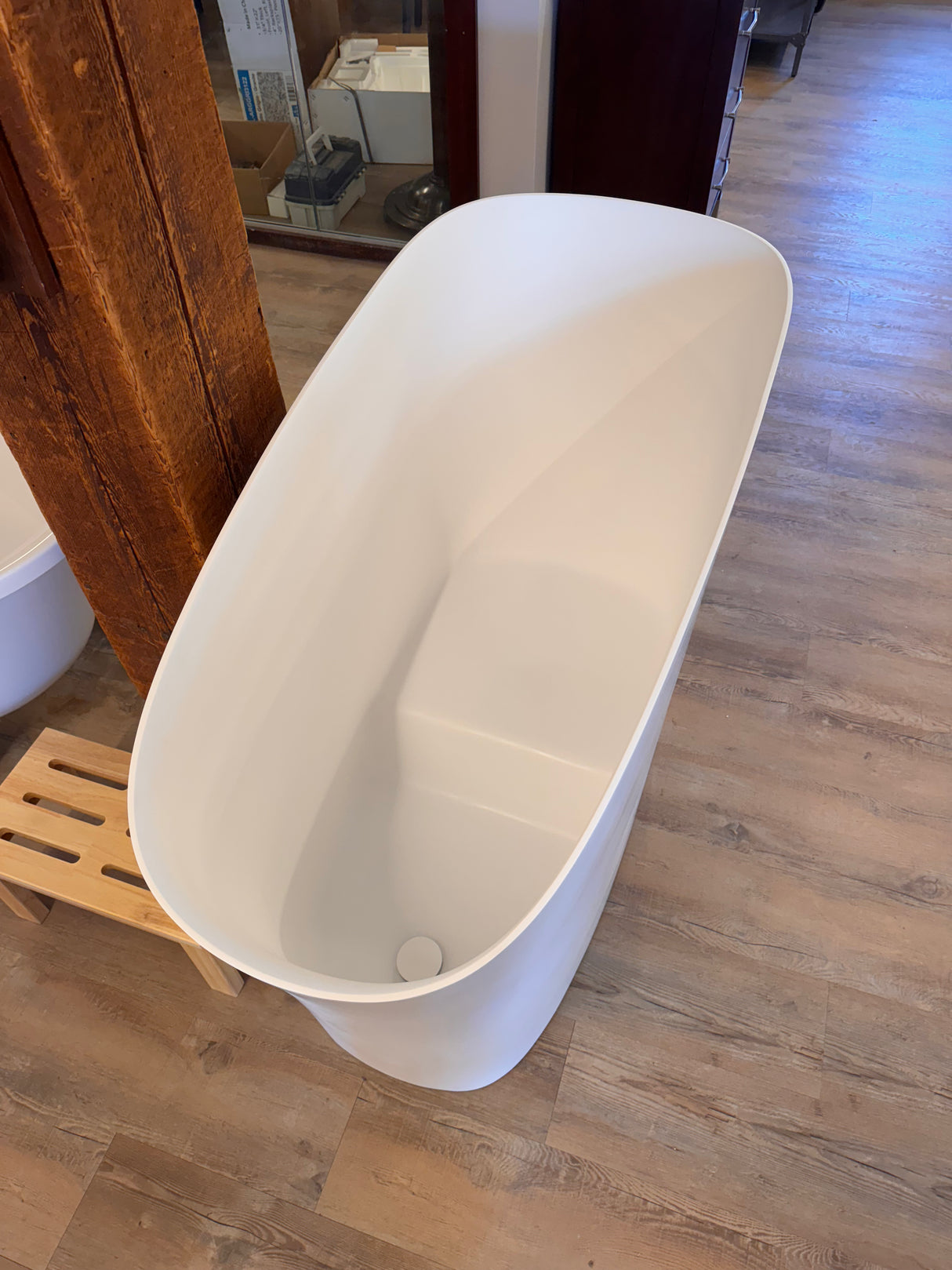 Poshhaus 48" Japanese Soaker Freestanding Bathtub Solid Surface with Stool - Floor Model for Sale