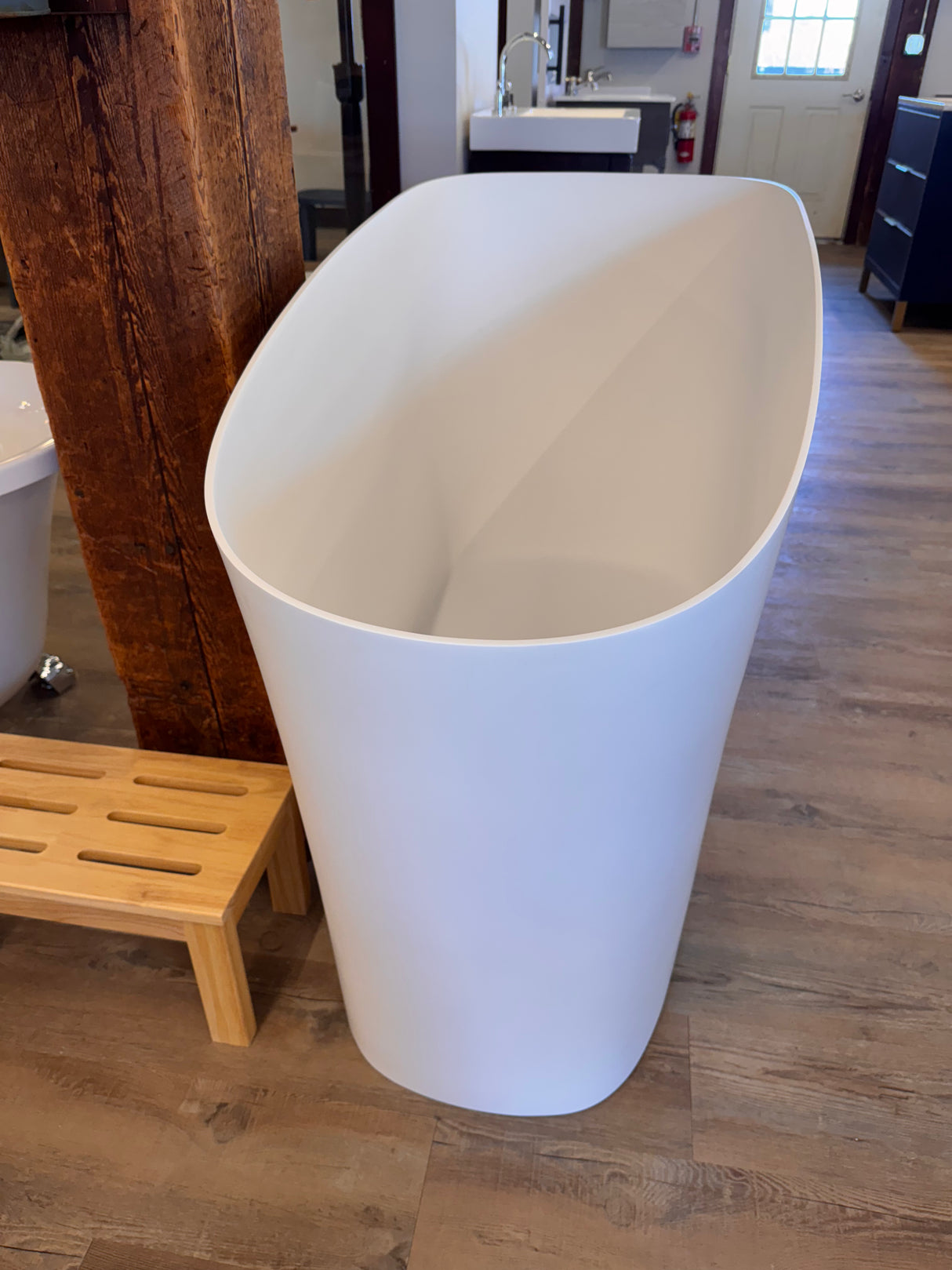 Poshhaus 48" Japanese Soaker Freestanding Bathtub Solid Surface with Stool - Floor Model for Sale