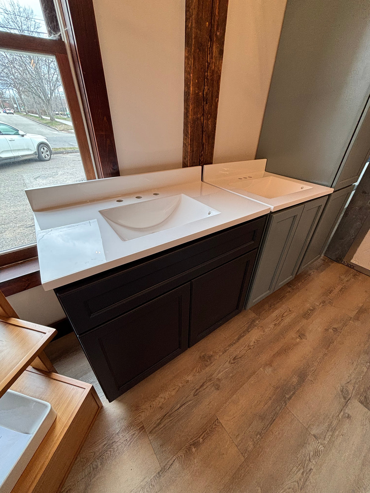 Wolf 37" Brooklyn Midnight Vanity Combo – White Cultured Marble Top