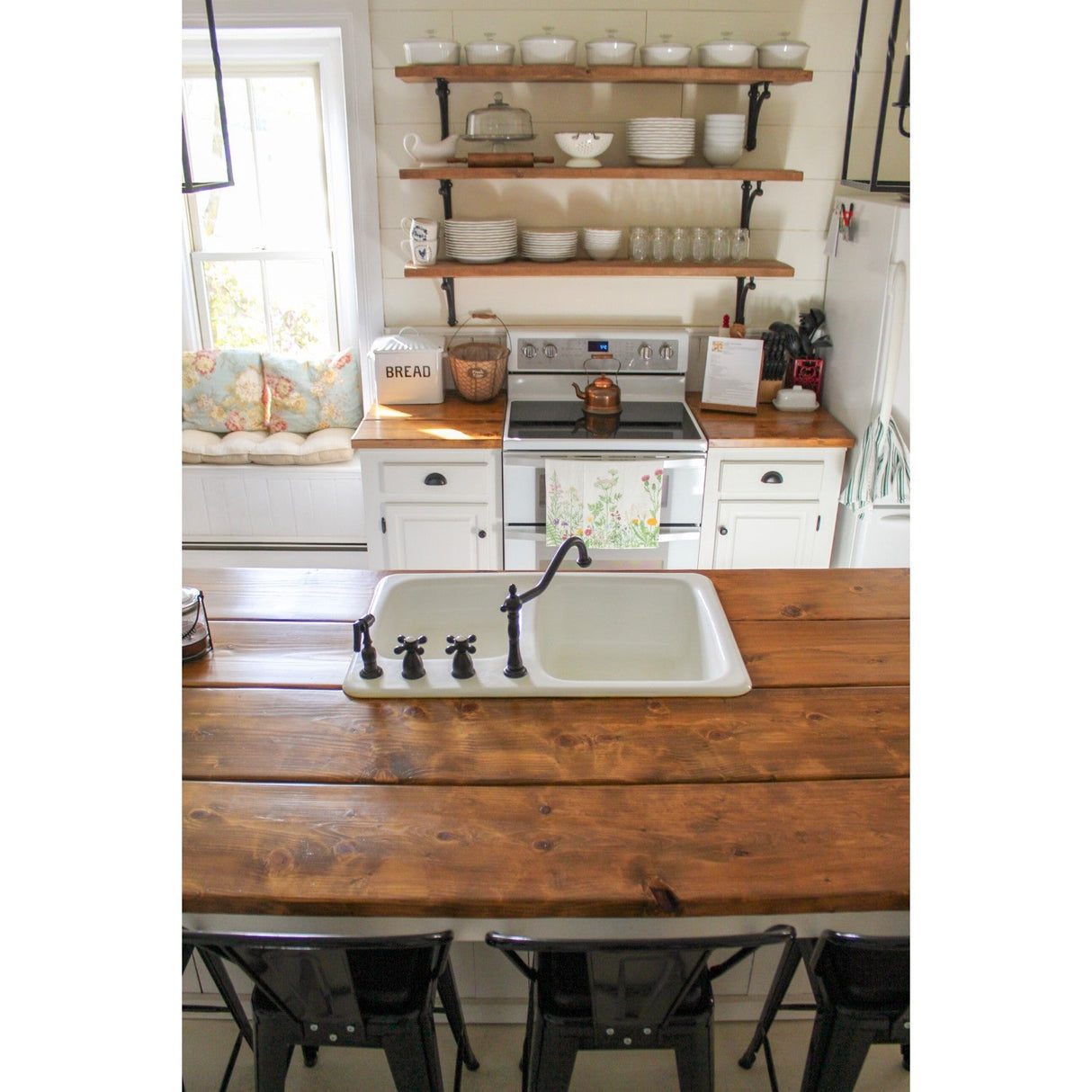 Heritage KB1795AXBS Two-Handle 4-Hole Deck Mount Widespread Kitchen Faucet with Brass Sprayer, Oil Rubbed Bronze